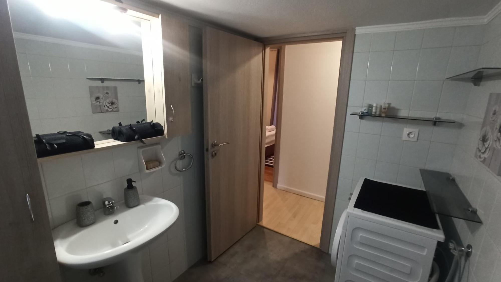Spyros' Apartment Near Marina Mytilíni Exteriör bild